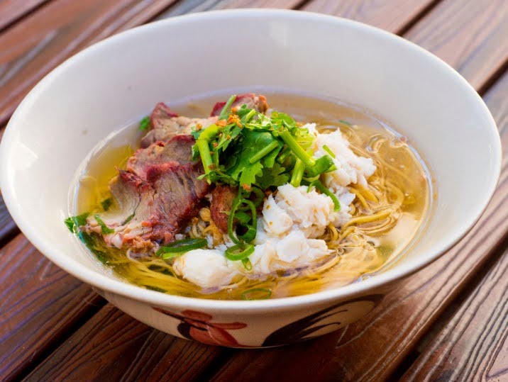 Bamee bhoo Moo Dang Nam